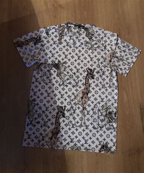 louis vuitton shirt with giraffe|Louis Vuitton 2017 Giraffe T.